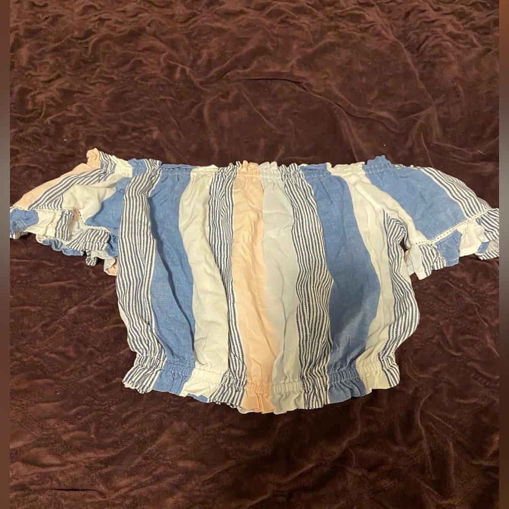 Cropped, off the shoulder